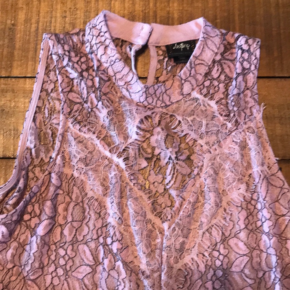 Lace tunic - Picture 2 of 5